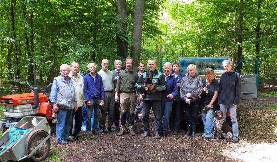 Mitglieder des NABU Klosterholz beim Arbeitseinsatz. Foto: Olaf Schaarschmidt